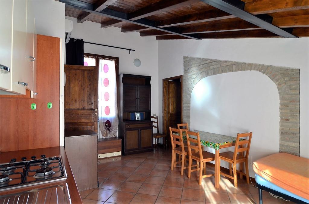 Via Toscana House Parma Szoba fotó