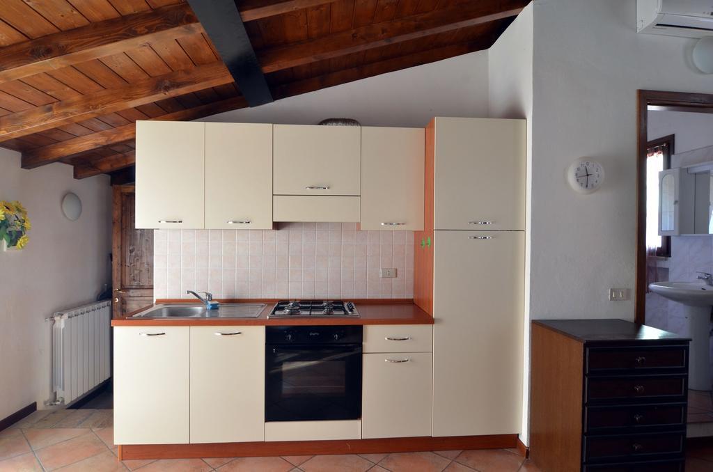 Via Toscana House Parma Szoba fotó