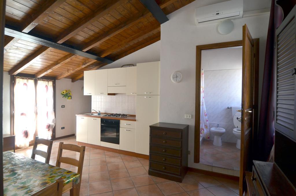 Via Toscana House Parma Szoba fotó
